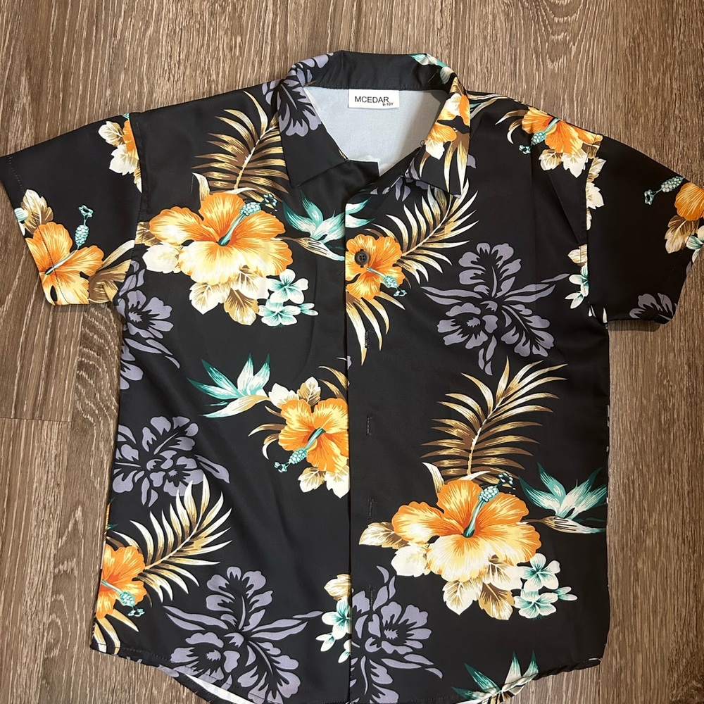 Boys Hawaiian shirt 🌸